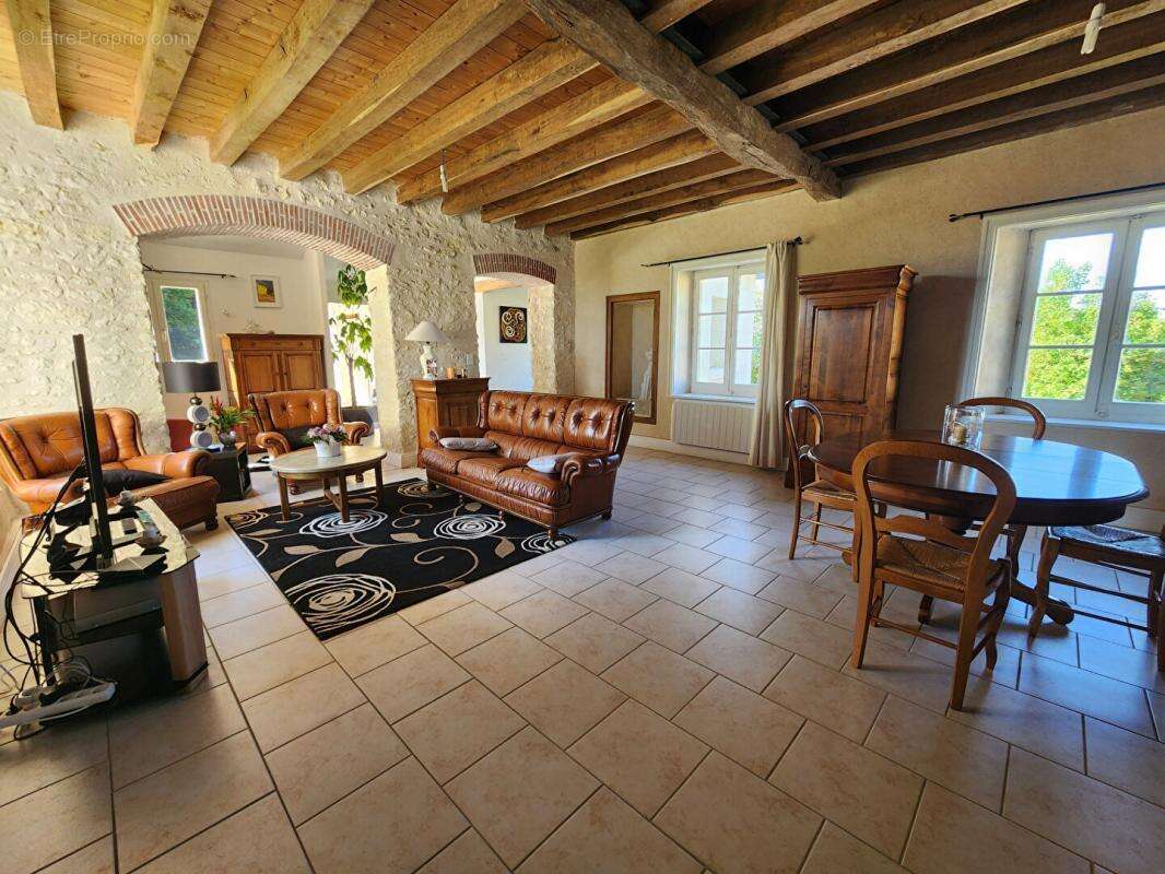 Maison Manthelan 7 pièce(s) 255 m2 - photo 9