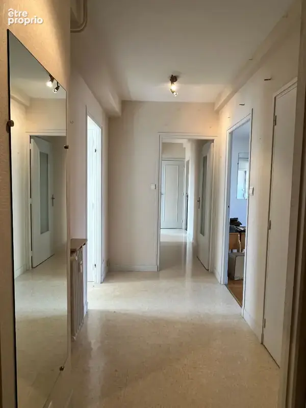 Bourg centre t4 - 3 chambres - photo 7