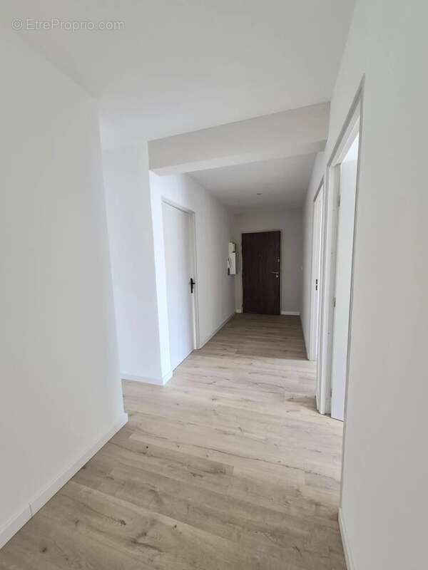 Appartement t5 dernier etage/ quartier edf - photo 2