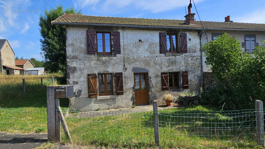 Maison à SAINT-JACQUES-D'AMBUR