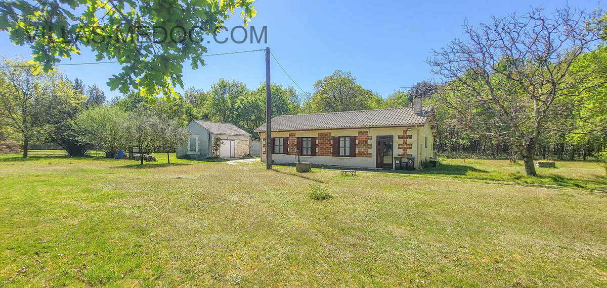 Maison à VENDAYS-MONTALIVET