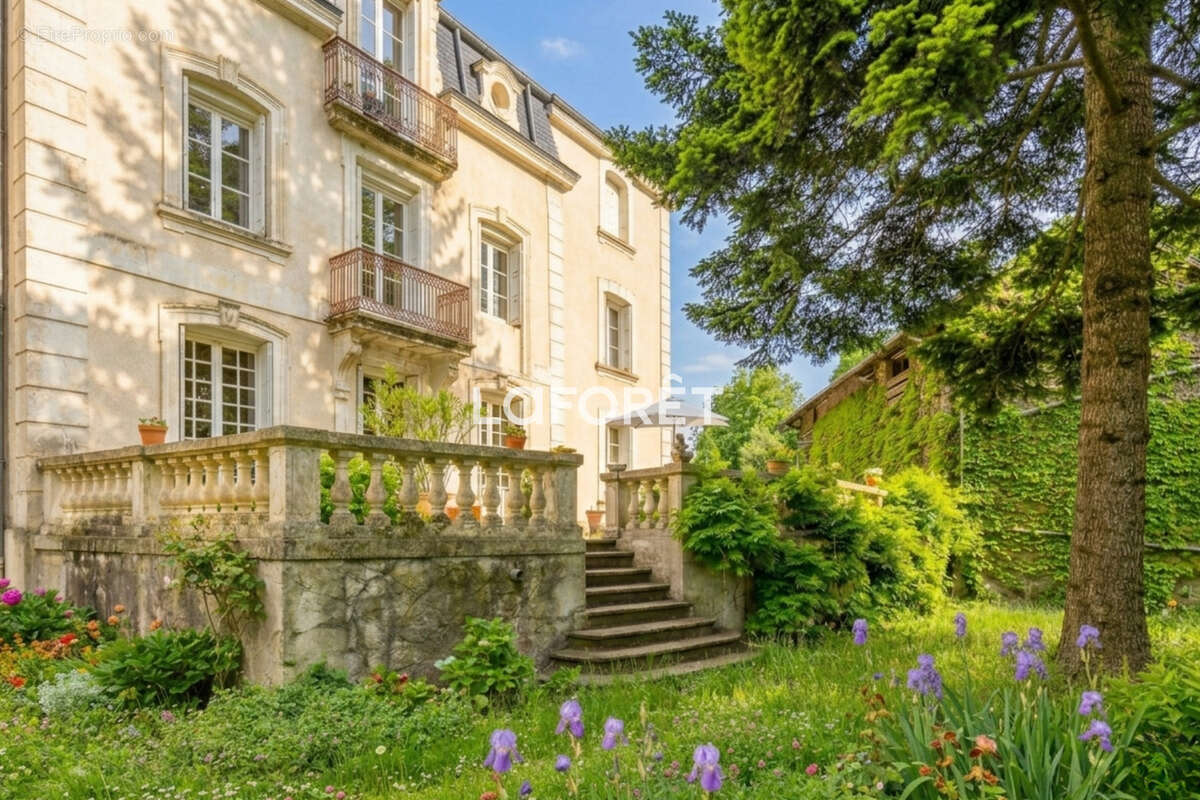 Photo 2 - Maison à SAINT-JUST-SAINT-RAMBERT