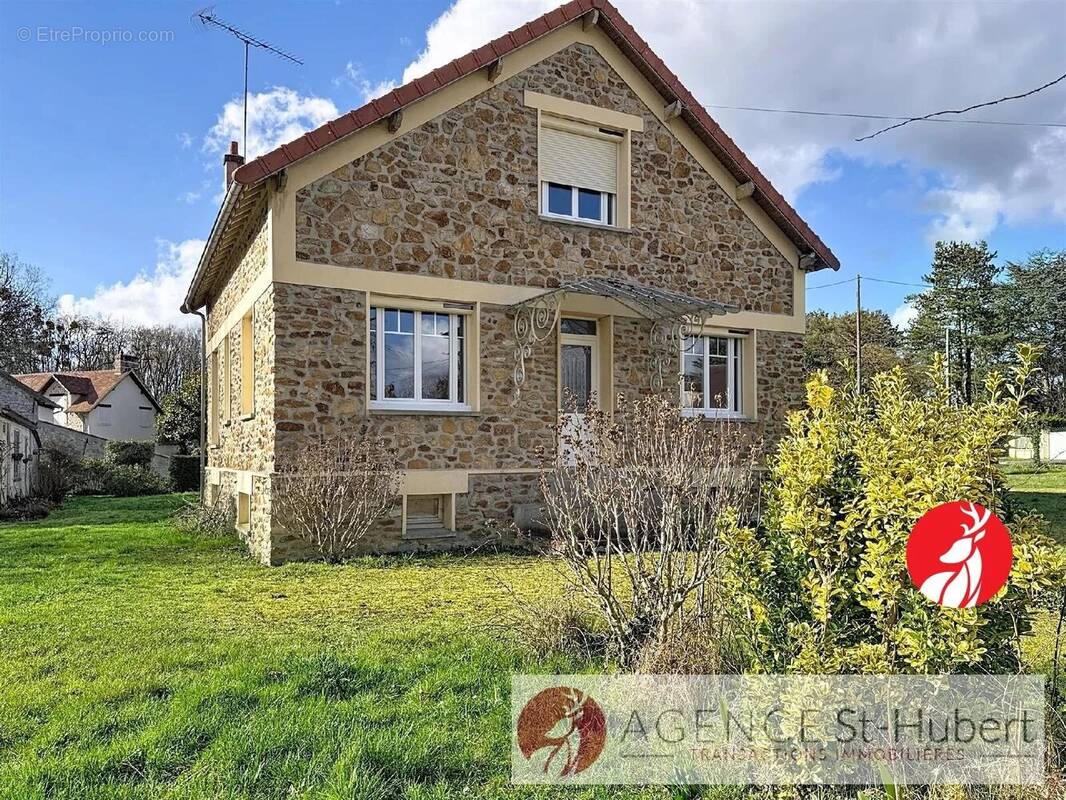 Maison à FLEURY-EN-BIERE