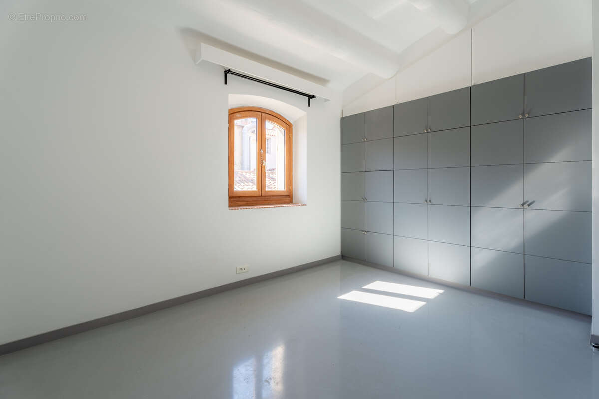 Appartement à MARSEILLE-1E