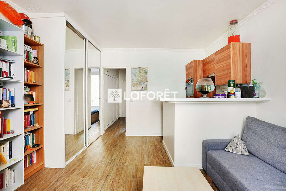 Appartement à PARIS-14E