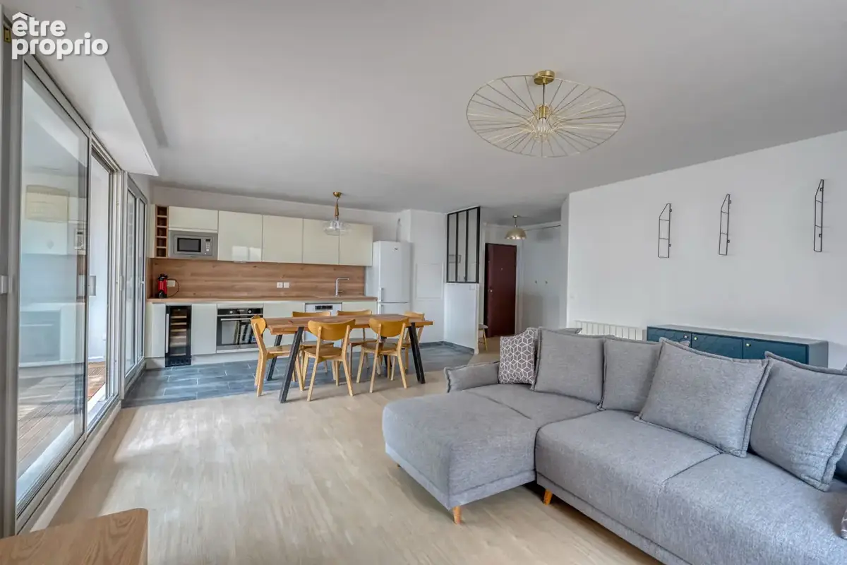 Grand 3 pièces de 72 m²  avec 42 m² de séjour , loggia, cave et Parking inclus ! - photo 3