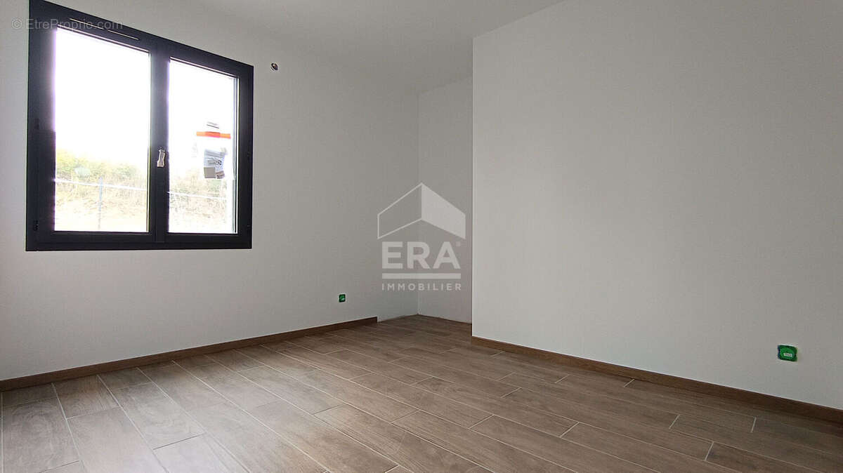 Maison à BRIVES-CHARENSAC