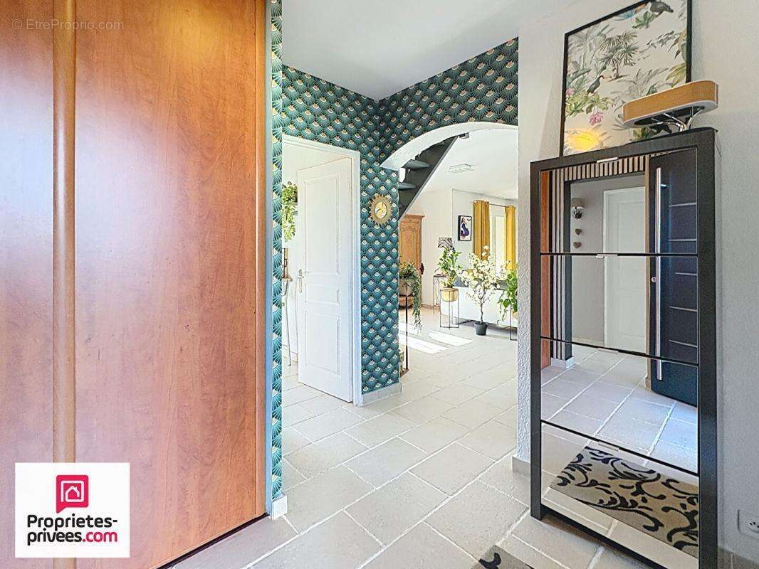 Rians VILLA T4 garage piscine sur 1200 m² - photo 7