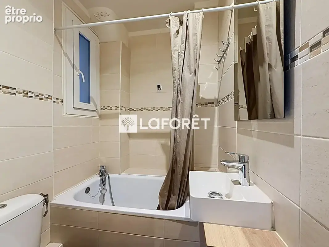 Appartement paris 2 pièces - 42 m2 - rue gustave courbet - victor hugo - photo 6