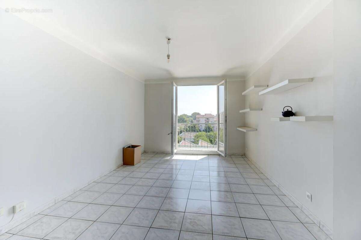 Appartement de 4 pièces de 73 m² à Villeurbanne - photo 2
