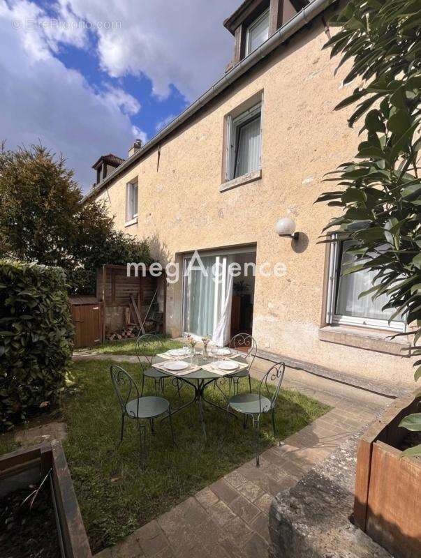 Appartement à SAINT-NOM-LA-BRETECHE