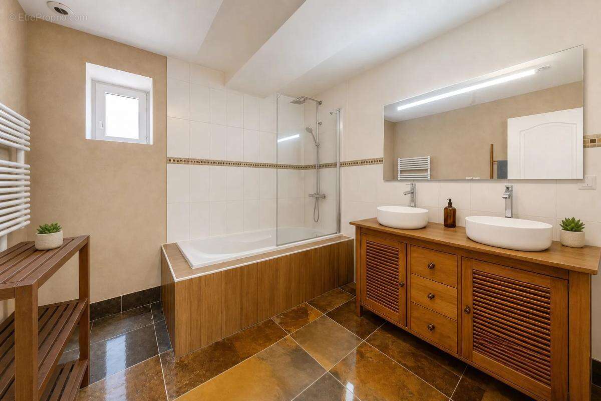 Superbe maison familiale de 230 m² - la chapelle-de-guinchay - photo 11
