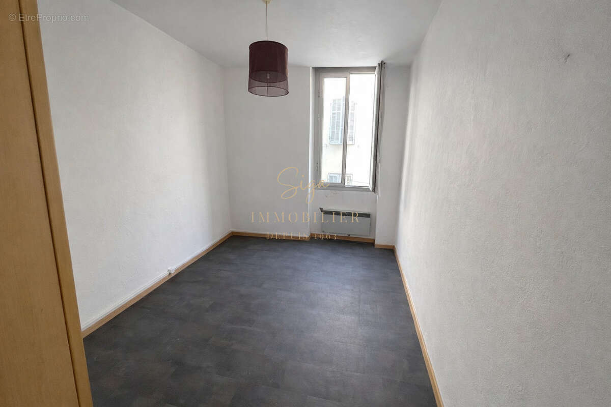 Type 2 34 m2 - secteur opera 13001. ideal investisseurs. - photo 3
