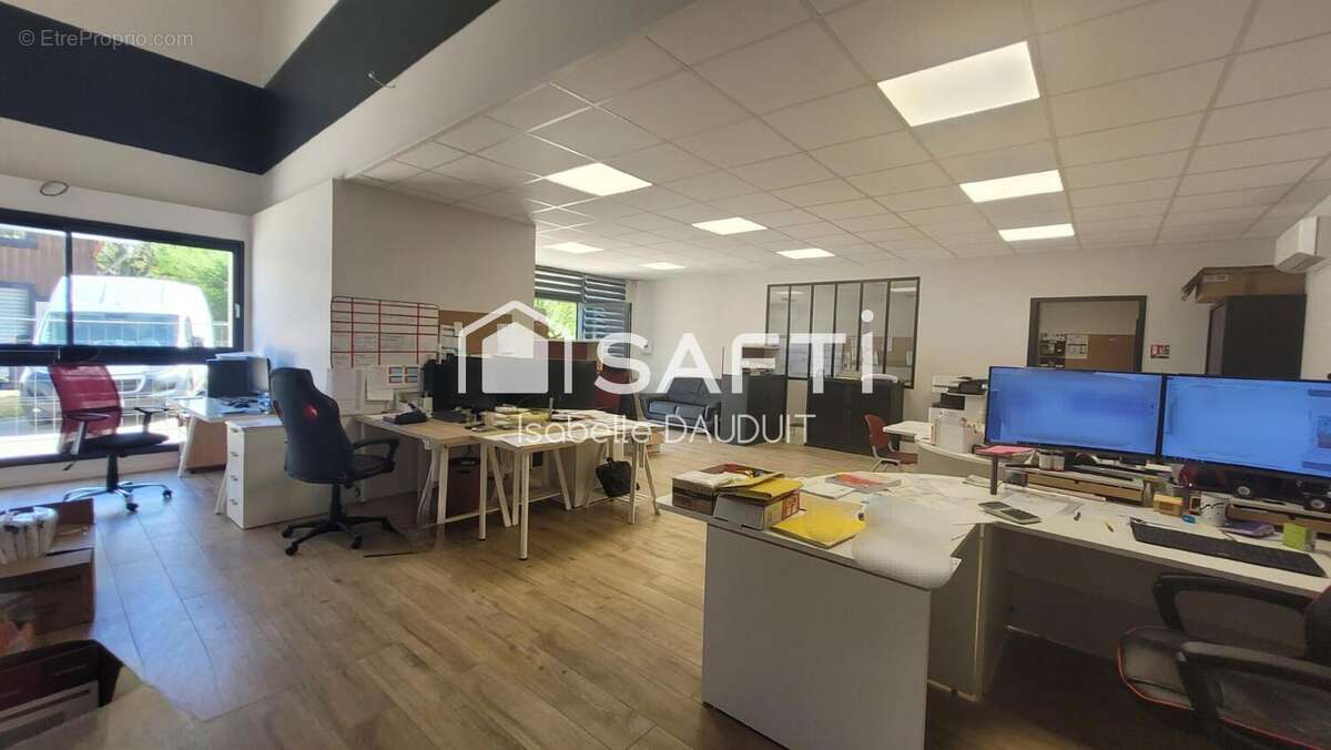 Photo 3 - Commerce à BRESSOLS