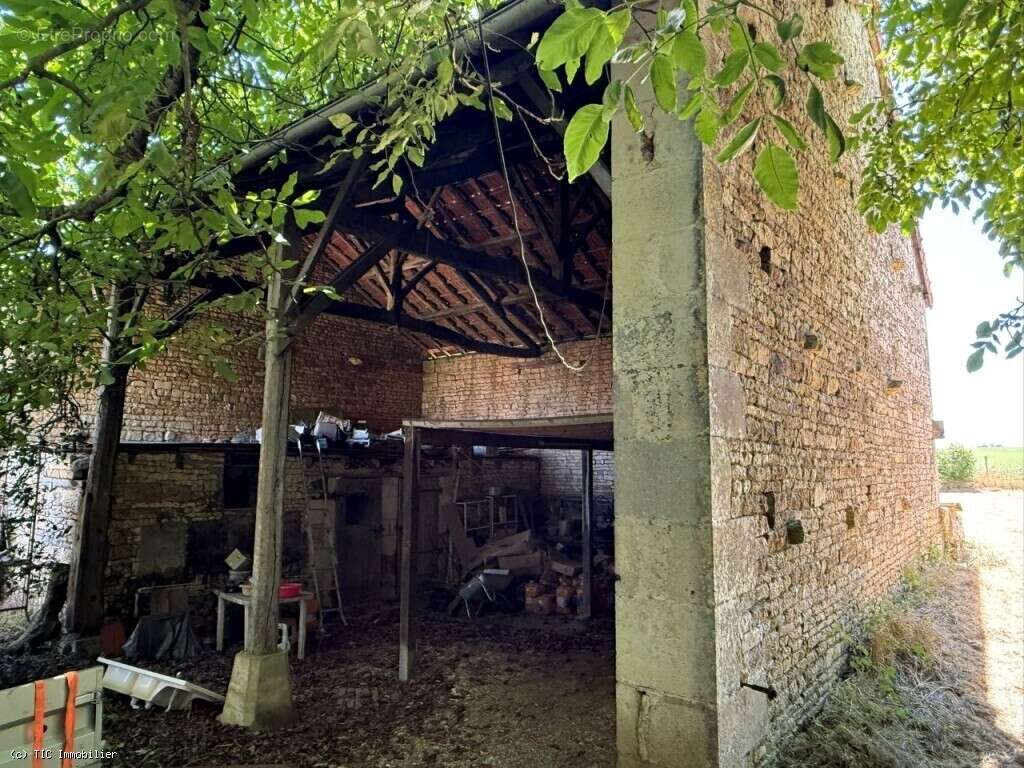 Maison de Campagne avec Piscine Intérieure entre Villefagnan et Ruffec - photo 25