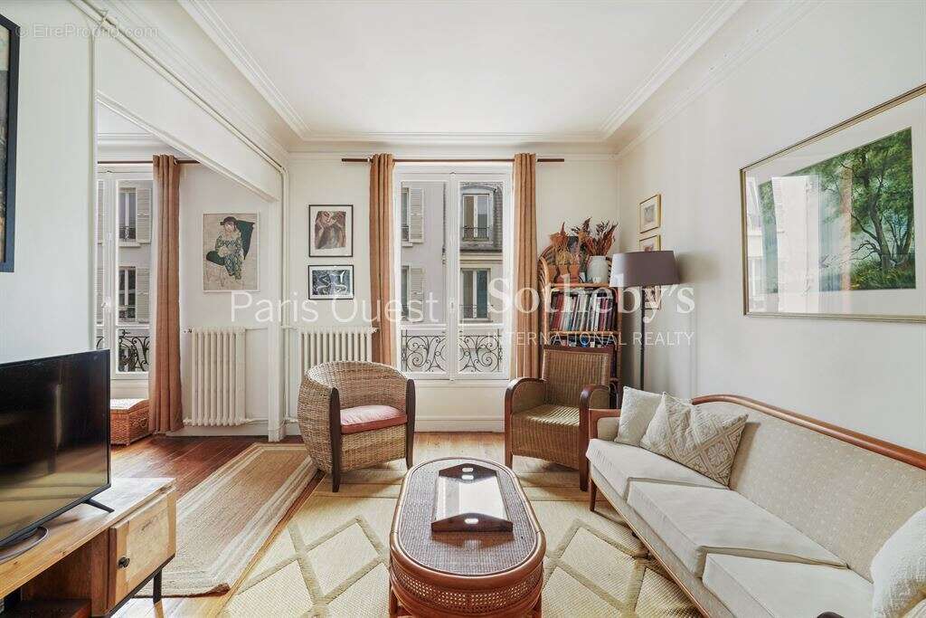 Appartement à NEUILLY-SUR-SEINE