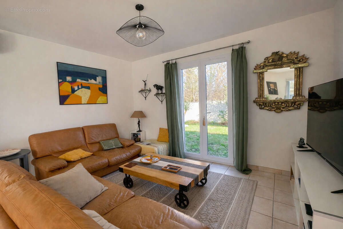 Maison à MONTBOUCHER-SUR-JABRON