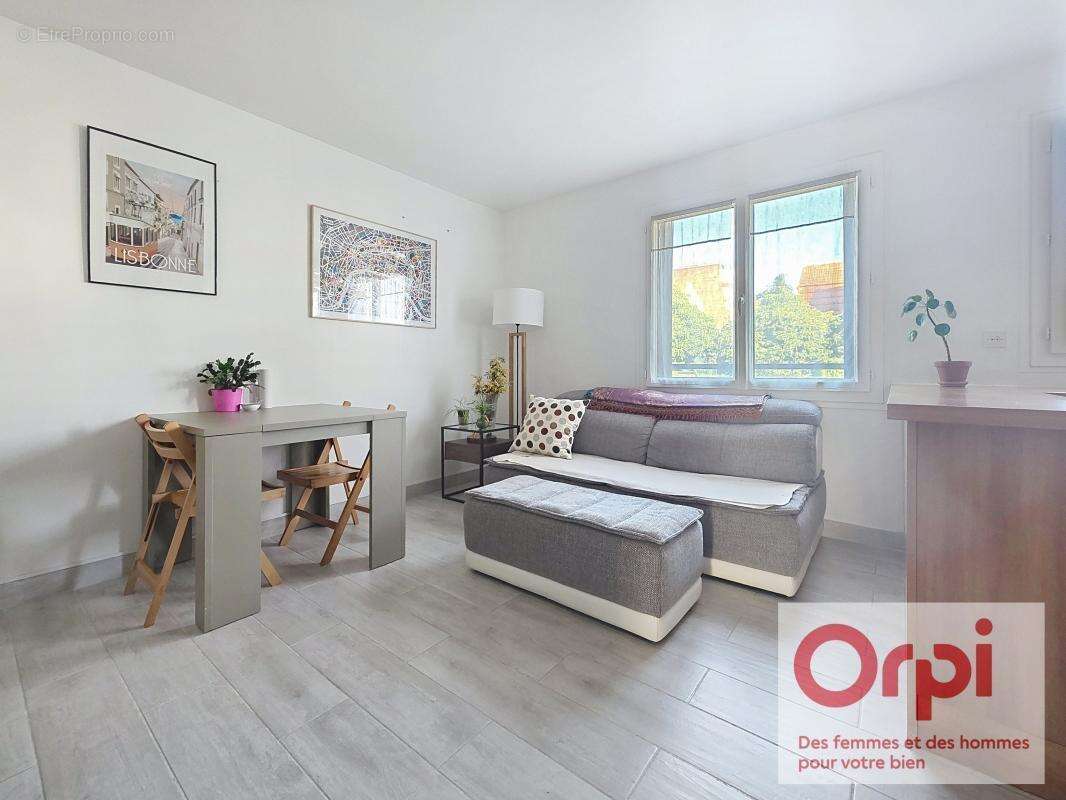 Appartement à ISSY-LES-MOULINEAUX