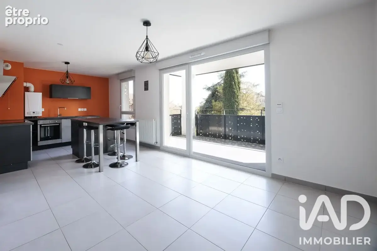 Photo 1 - Appartement à GREZIEU-LA-VARENNE