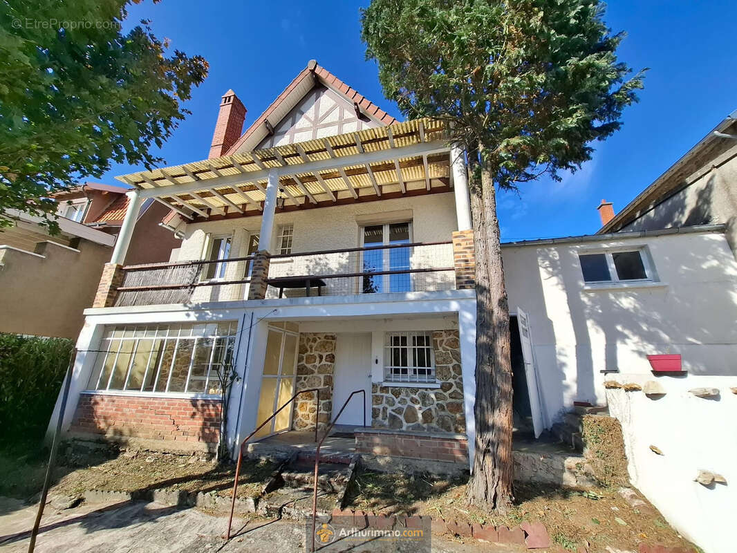 Maison à COULOMMIERS