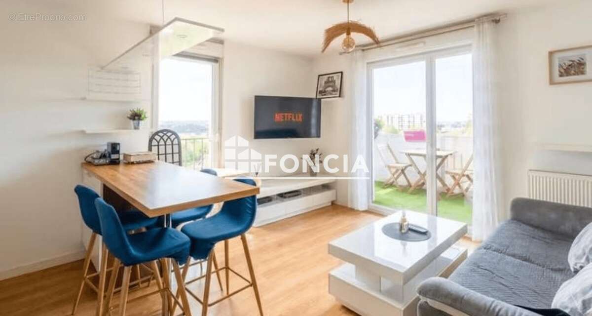 Appartement à FRESNES