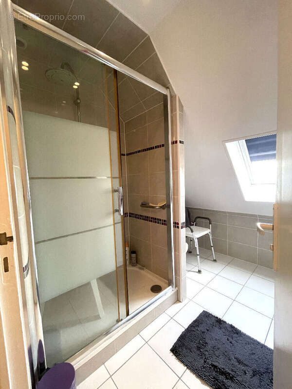 COMPROMIS SIGNE A L'AGENCE  Maison idéalement située de 5/6 pièces de  117 m² habitables sur un terrain de 600m² - photo 7
