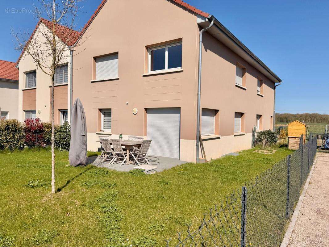 Maison à CESSEY-SUR-TILLE