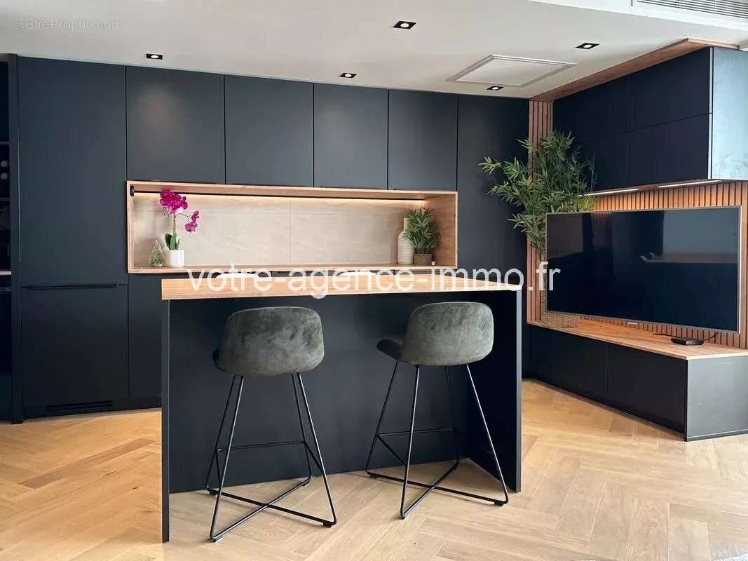 Appartement à SAINT-LAURENT-DU-VAR