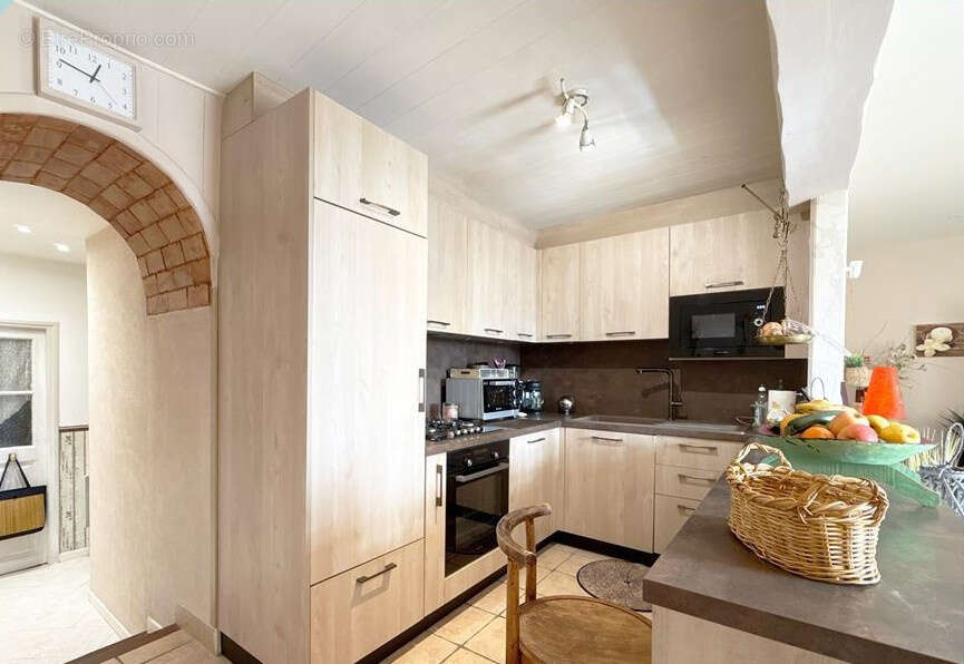 Maison à MORNAS
