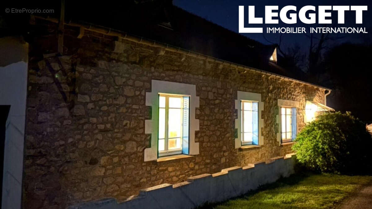 Maison à JUGON-LES-LACS