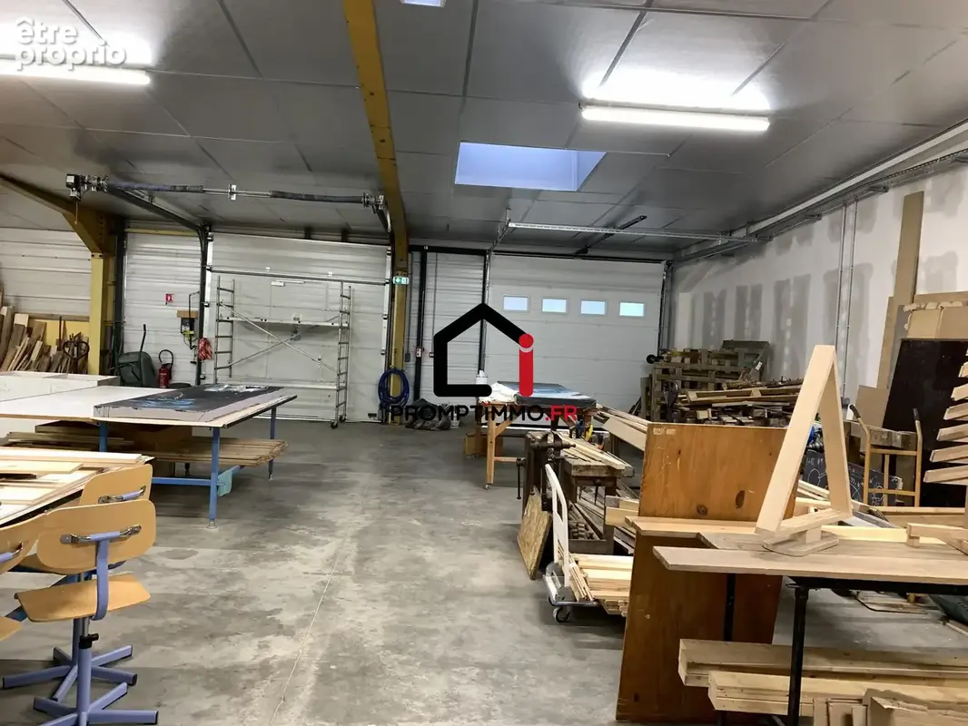 Commerce 900 m² à vendre à Amplepuis (69550) - photo 2