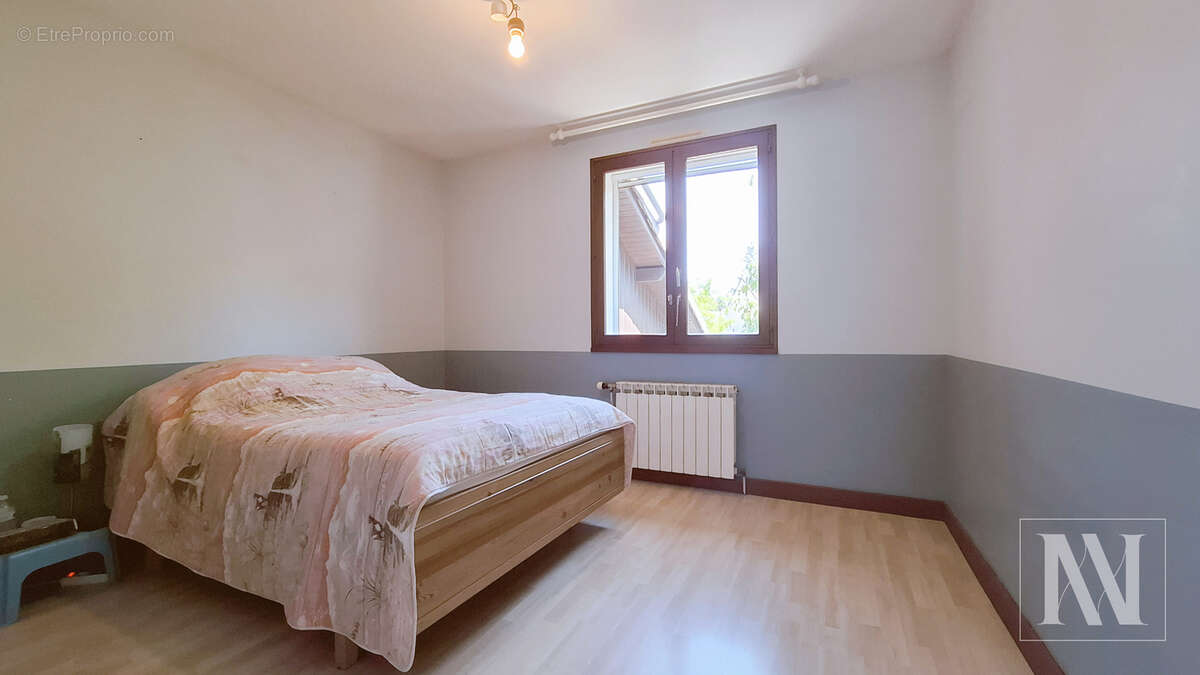 Cadre résidentiel recherché pour cette maison familiale pleine de charme - photo 13