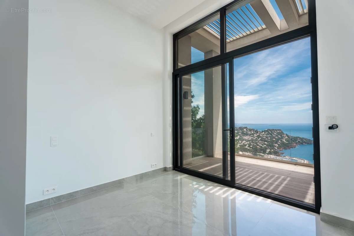 Maison à THEOULE-SUR-MER