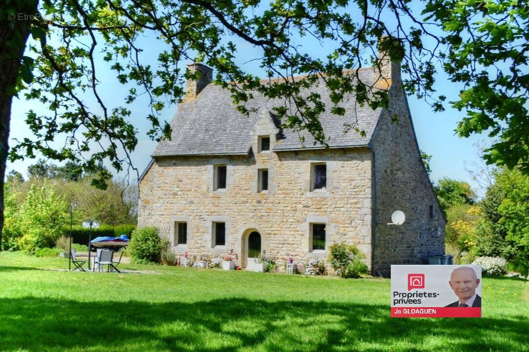 Manoir de caractère de 246 m2 sur un parc de un hectare - photo 2