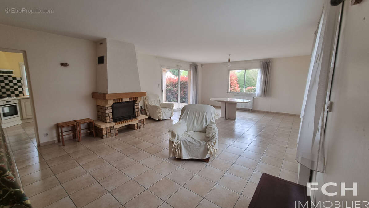Villa 4 chambres, bureau, 2 garages, vue, proche toutes commodités - photo 3