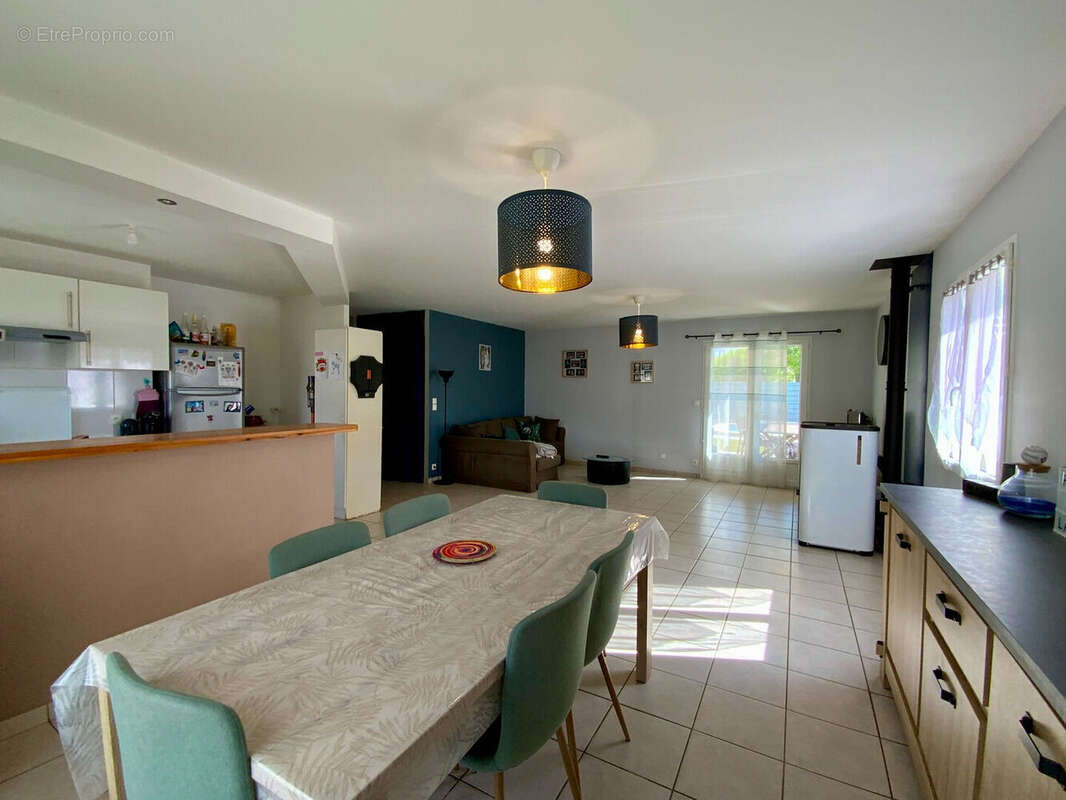 Maison à JARNAC-CHAMPAGNE