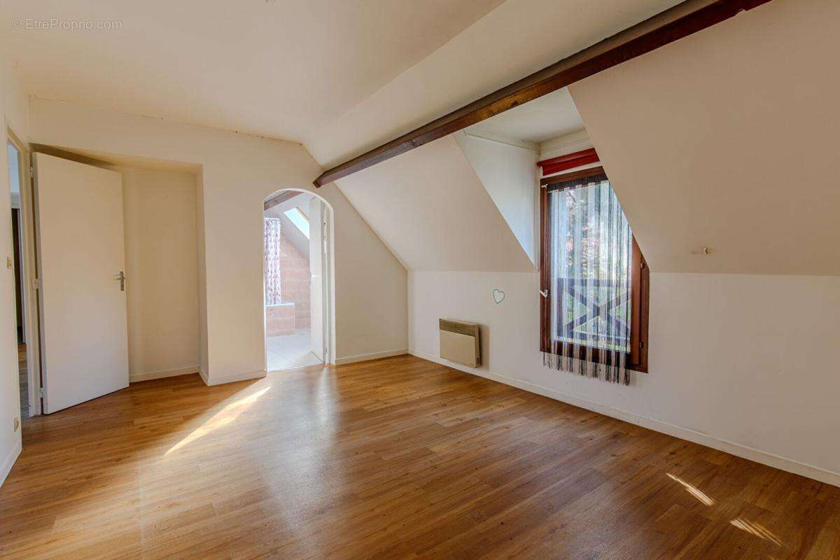 Maison à OINVILLE-SUR-MONTCIENT