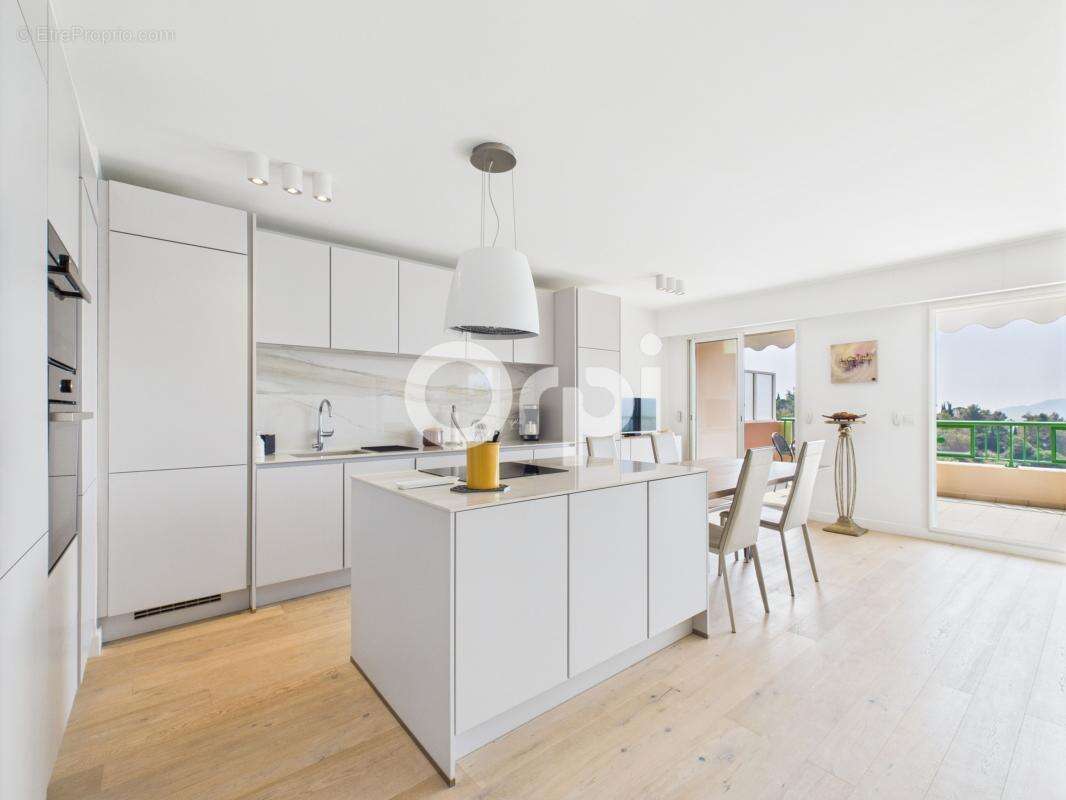 Appartement à MANDELIEU-LA-NAPOULE