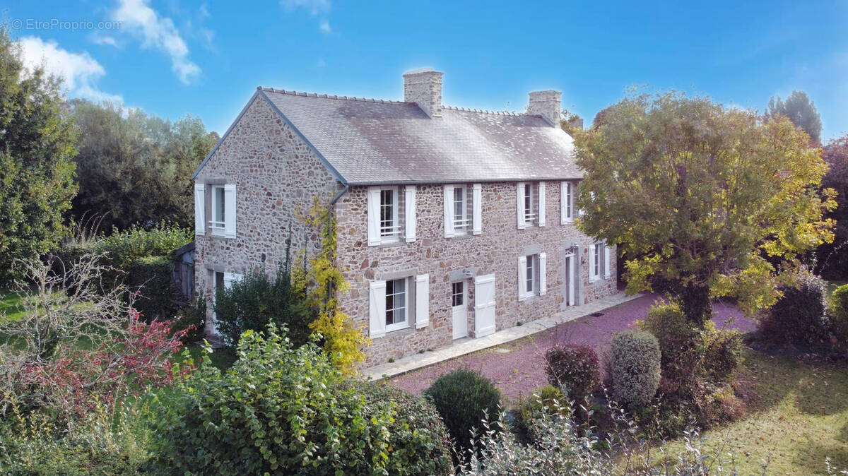 Maison à GOUVILLE-SUR-MER