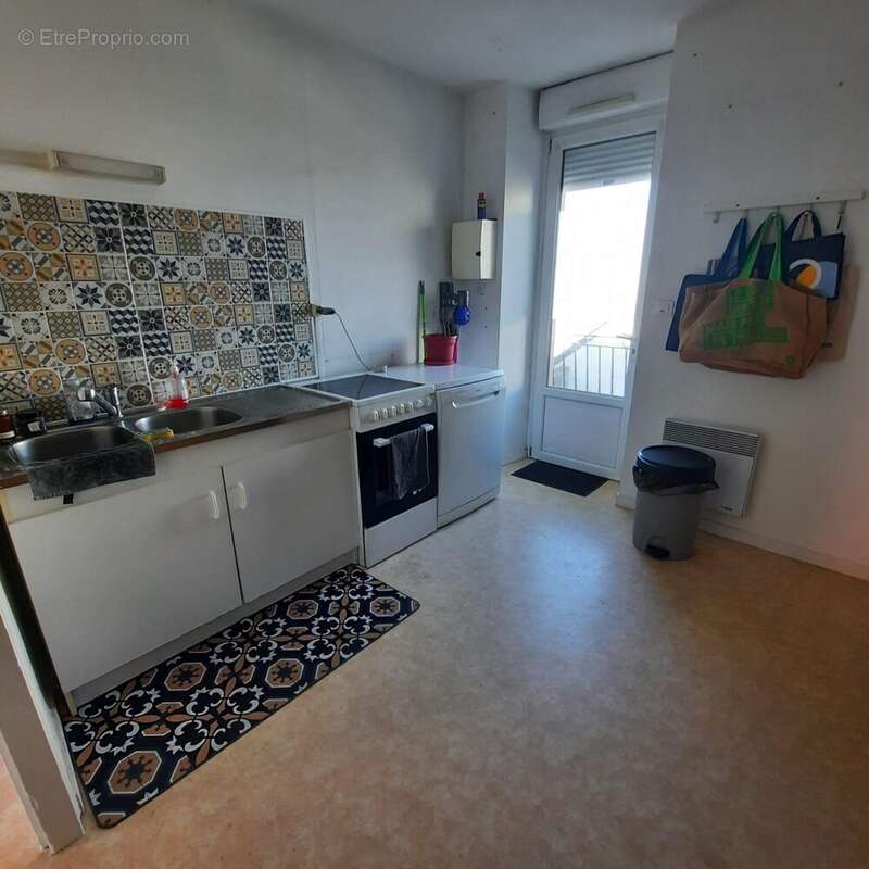 Appartement à SAINT-ETIENNE-DE-MONTLUC