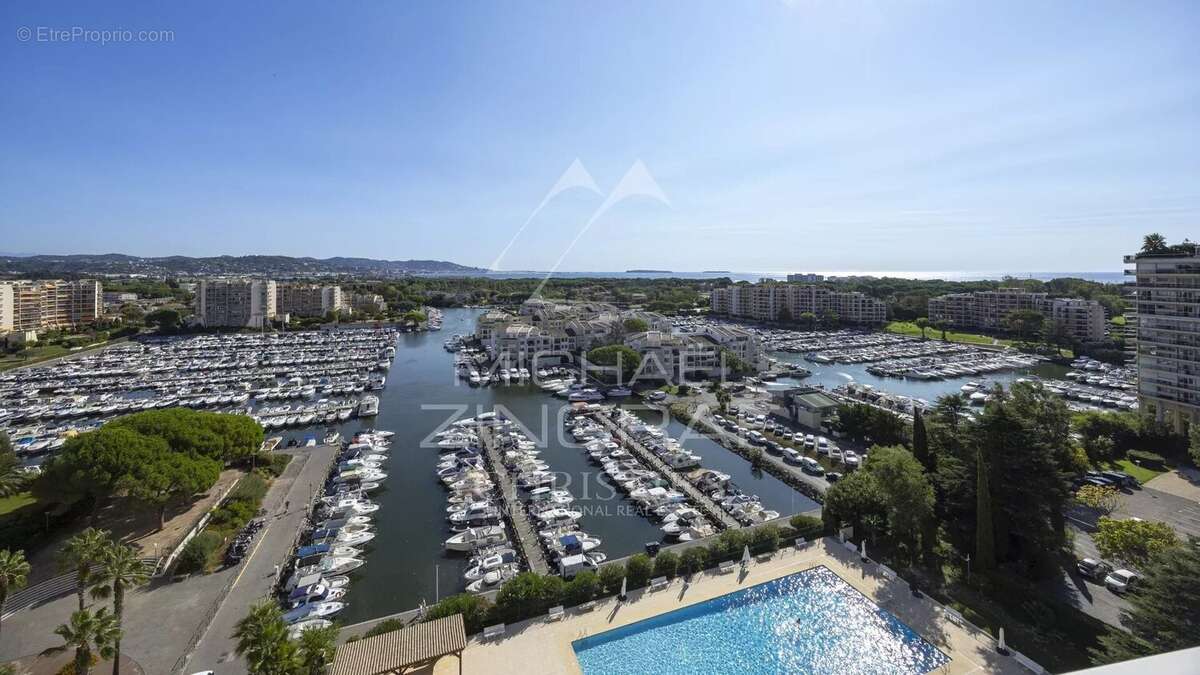 Appartement à MANDELIEU-LA-NAPOULE