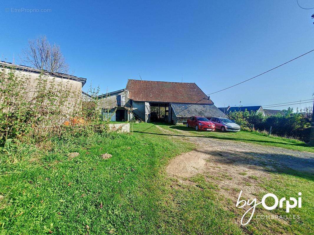 Maison à MONTEL-DE-GELAT