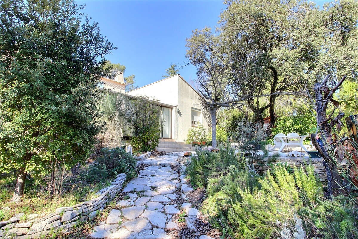 Maison à SAINT-CLEMENT-DE-RIVIERE