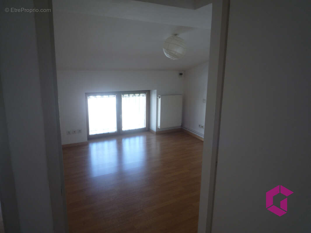À vendre   Appartement T3 loué   Idéal investissement locatif- Quartier Vivaraize - photo 2