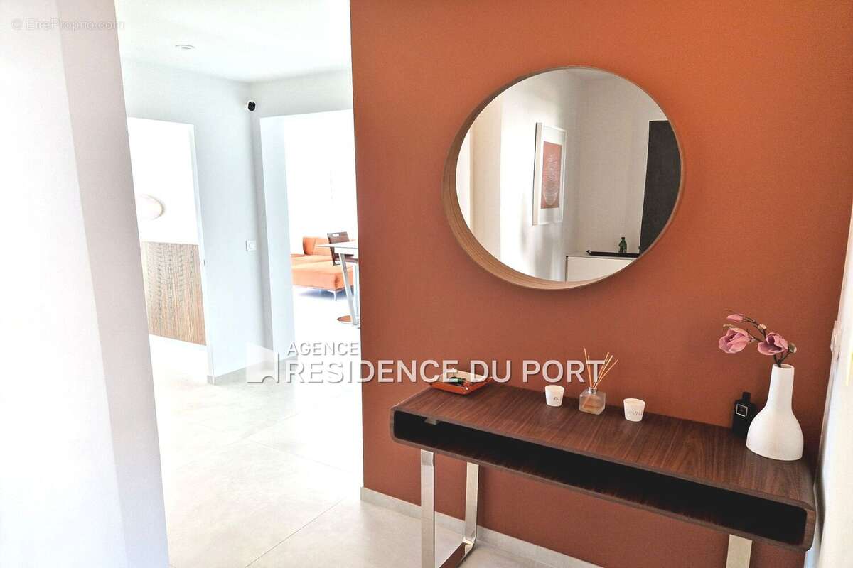 Appartement à MANDELIEU-LA-NAPOULE