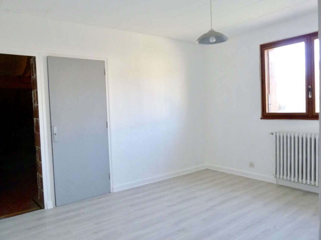 Maison à vendre   135m2 habitables + 928m2 de terrain. - photo 6
