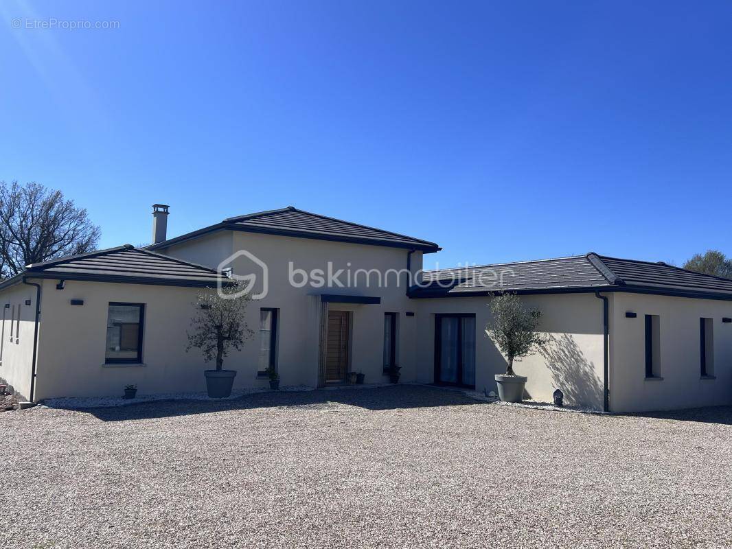 Maison à SAINT-SEURIN-SUR-L'ISLE