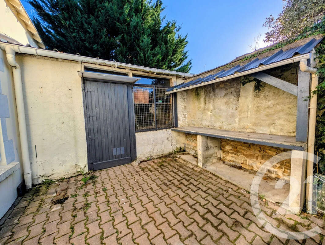 Maison à LA TRINITE-SURZUR