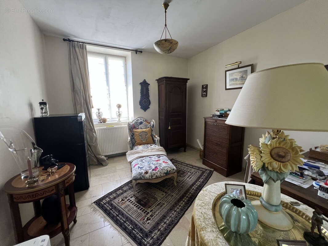 Maison à VILLY-LE-MOUTIER