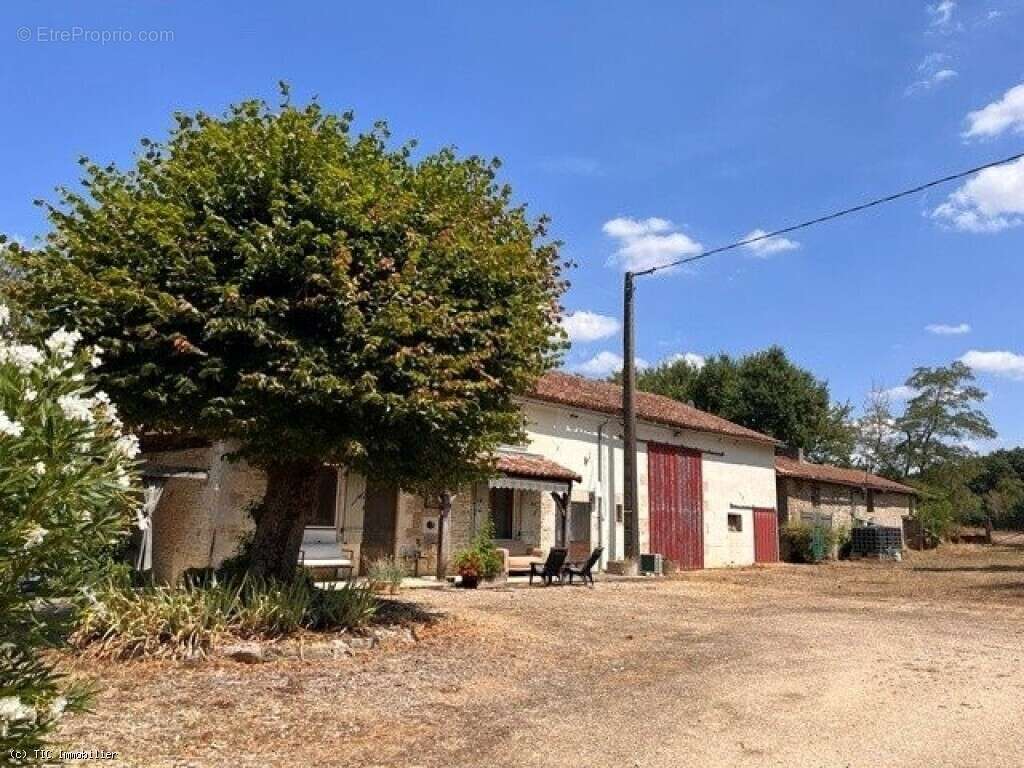 Propriété De Caractère Sur 2 Hectares Avec Deux Gîtes, Piscine Et Fort Potentiel De Développement - photo 53
